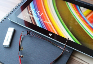 Notebook, flash drive